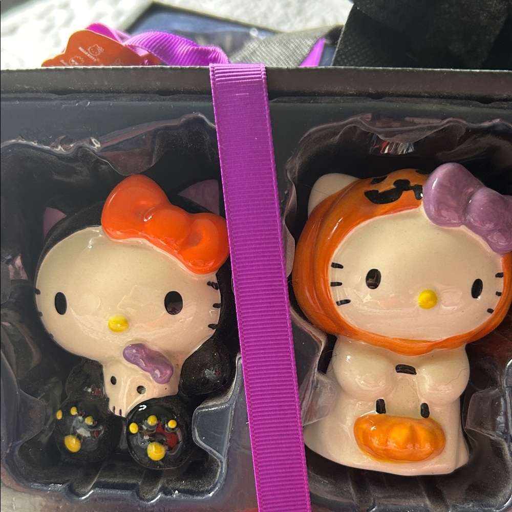 Hello Kitty Halloween Salt and Pepper Set Pumpkin & Black Cat new